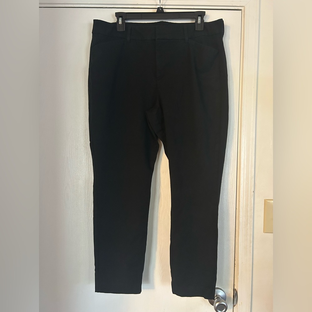 Women’s Old Navy Black Pixie Pants 16